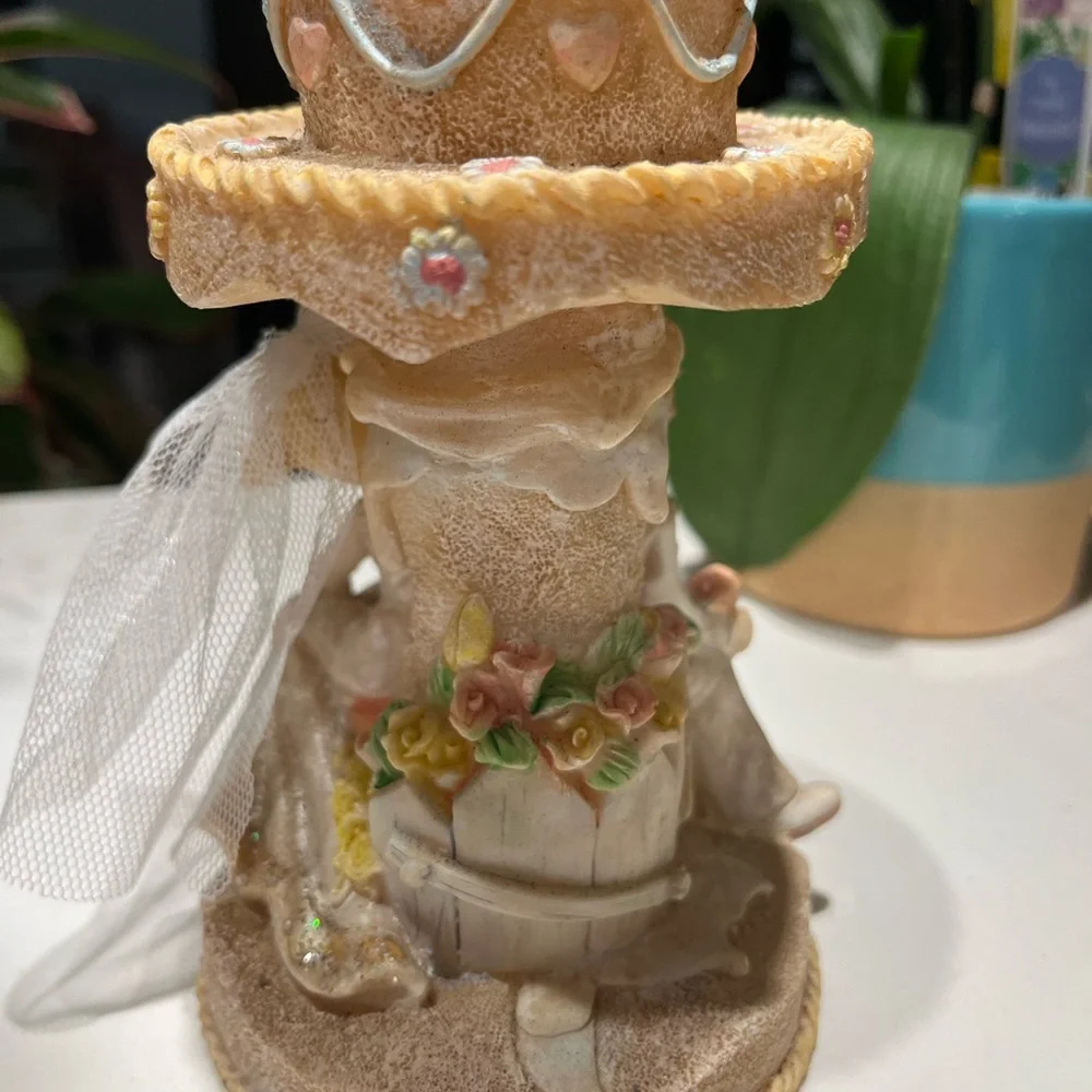 Vintage bride & groom 6” cake topper. Bride has veil & Shimmery dress, groom